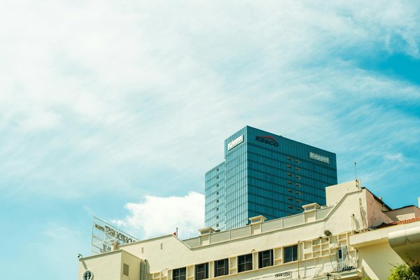 Quels sont les conseils pour organiser une exposition sur les arts textiles traditionnels ?