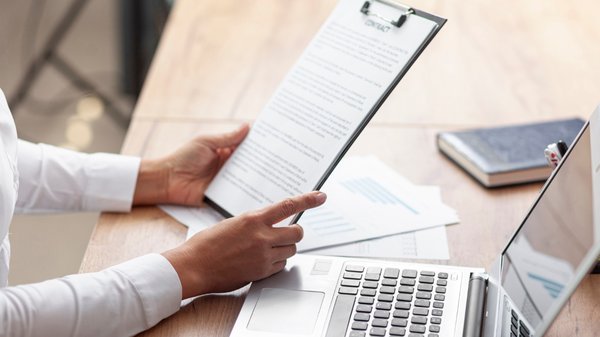 Indépendants : que couvre vraiment une RC professionnelle au quotidien ?